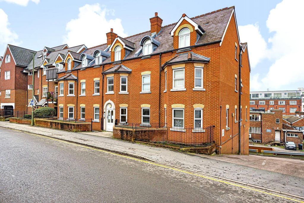 Property photo 2 of 9 Picture No. 24