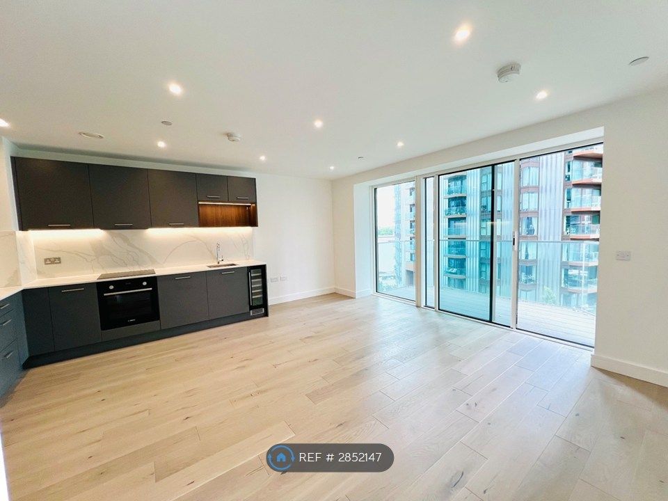 Property photo 1 of 35 Living Room