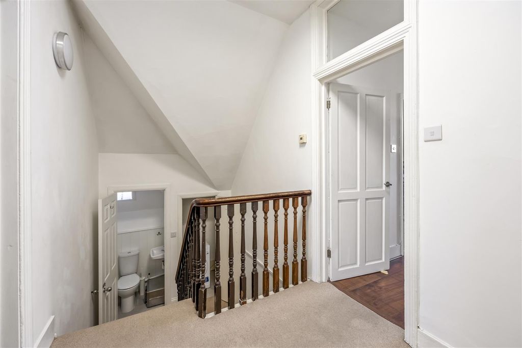 Property photo 2 of 12 Tisbury Road_57_4-007.Jpg