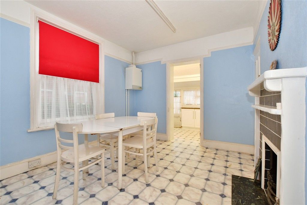 Property photo 3 of 10 Dining Area