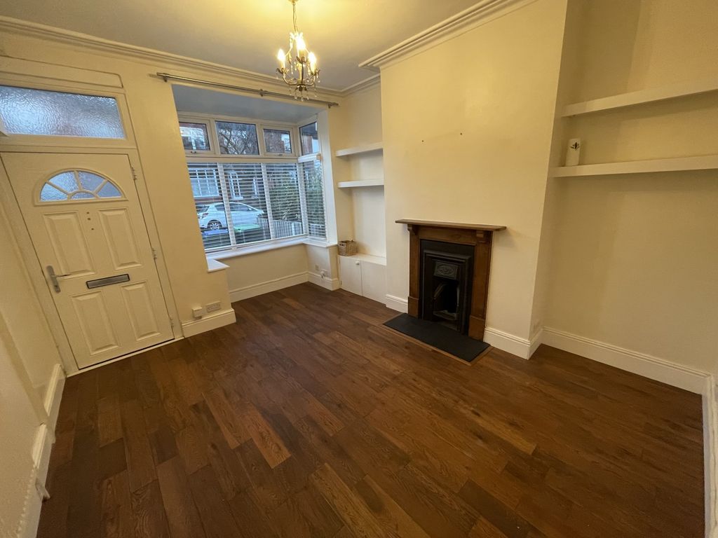 Property photo 2 of 10 Front Room