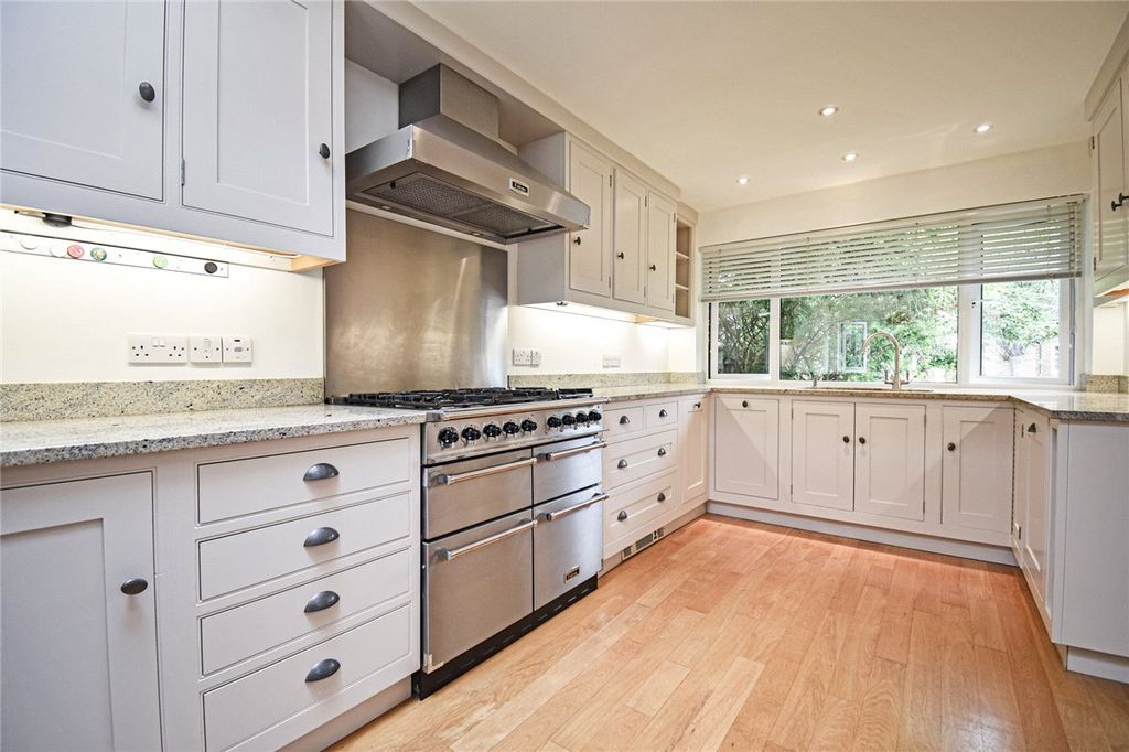 Property photo 2 of 17 Picture No. 36