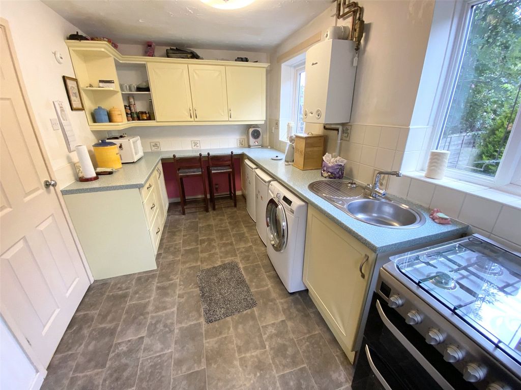Property photo 2 of 14 Picture No. 11