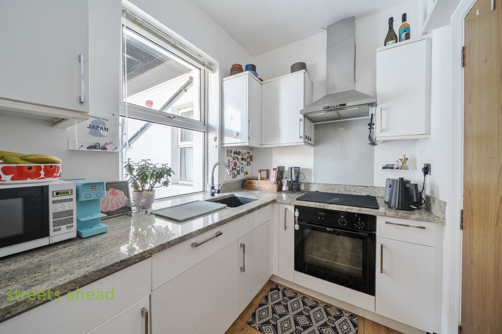 Property photo 3 of 10 Fe61B4Ec-A638-43d...