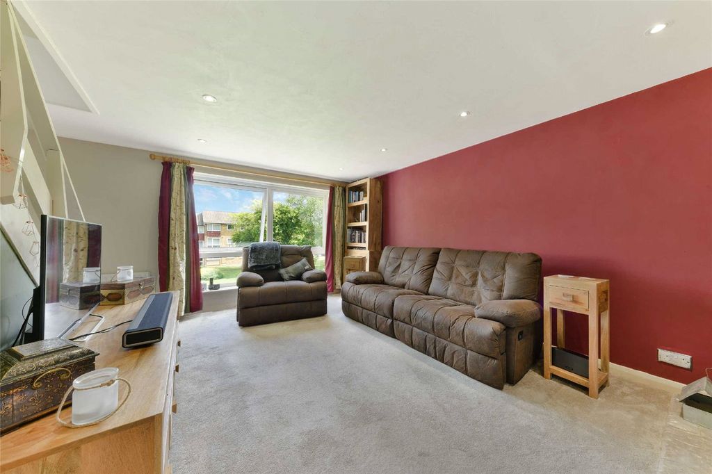 Property photo 3 of 11 Photo