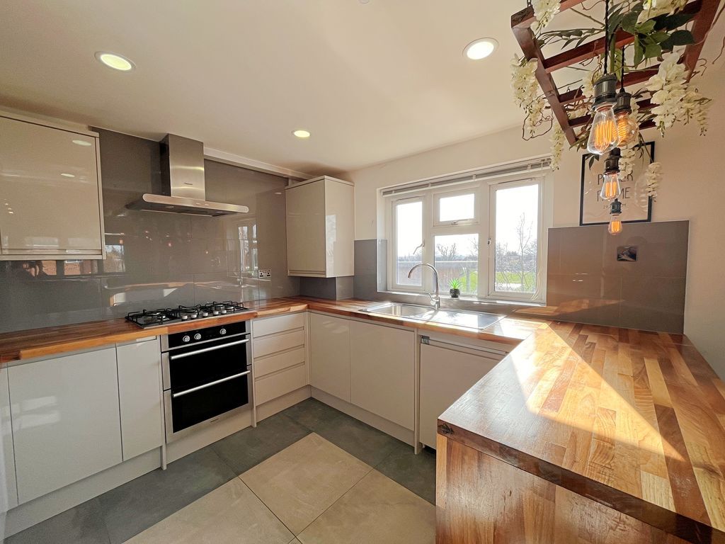 Property photo 2 of 10 Photo 6