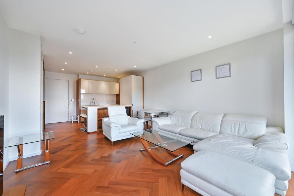 Property photo 2 of 23