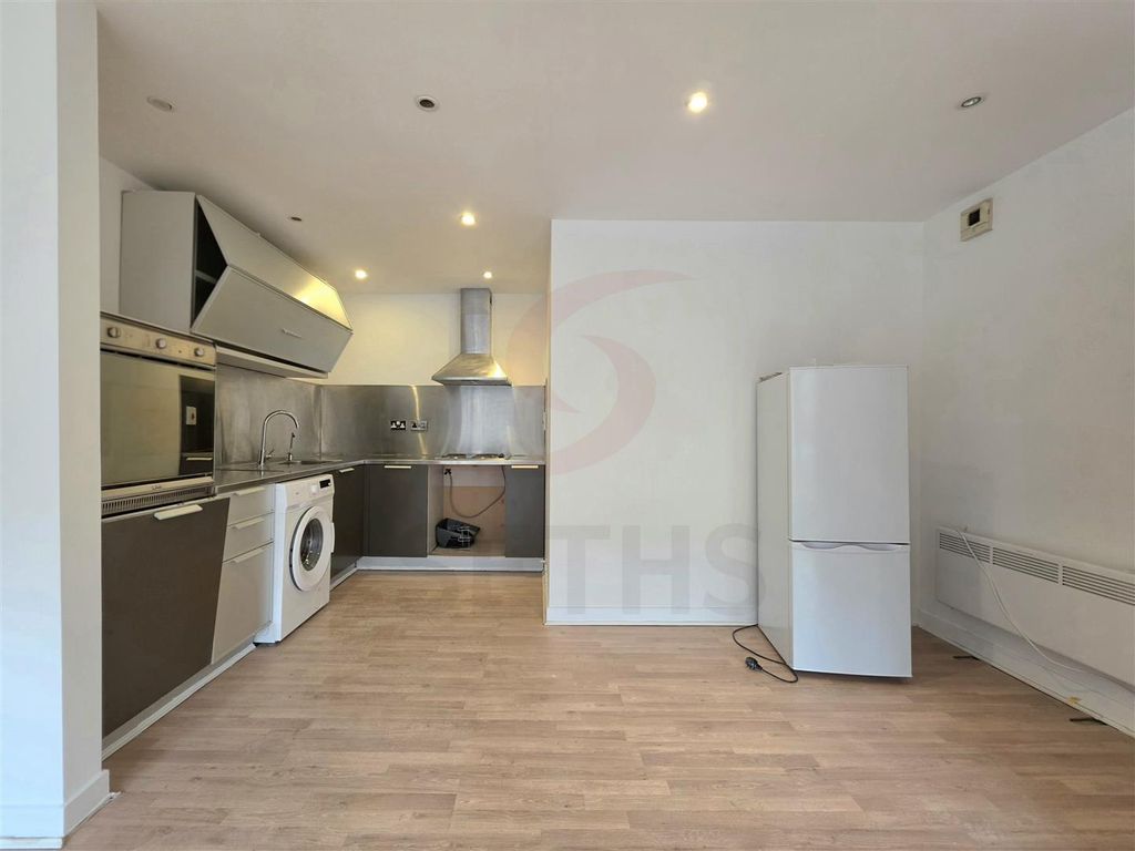 Property photo 3 of 8 Kitchen/Dining Area