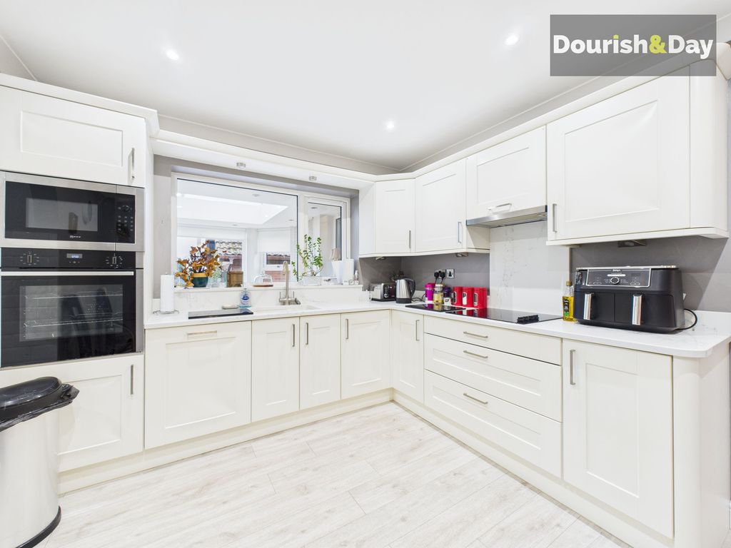 Property photo 2 of 26 Kitchen Diner