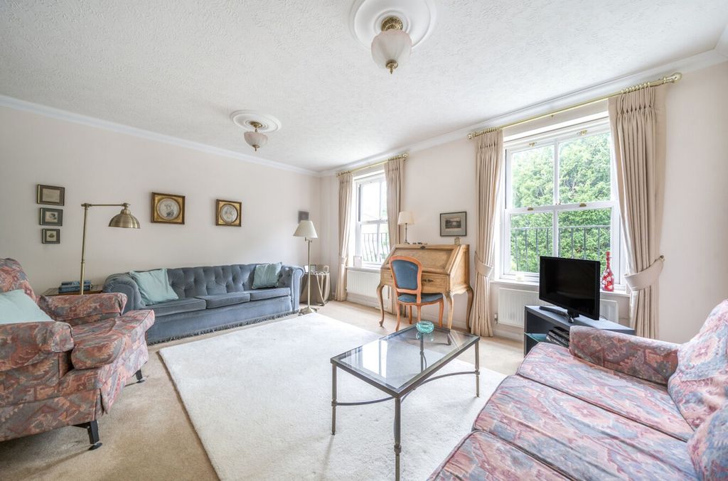 Property photo 2 of 22