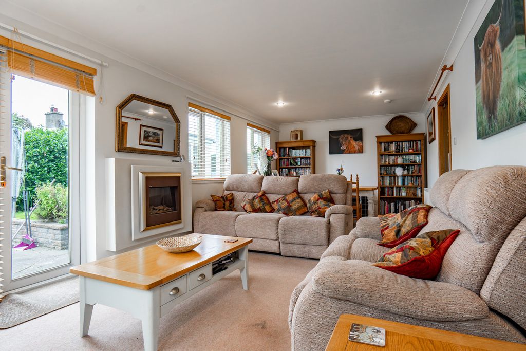 Property photo 2 of 50