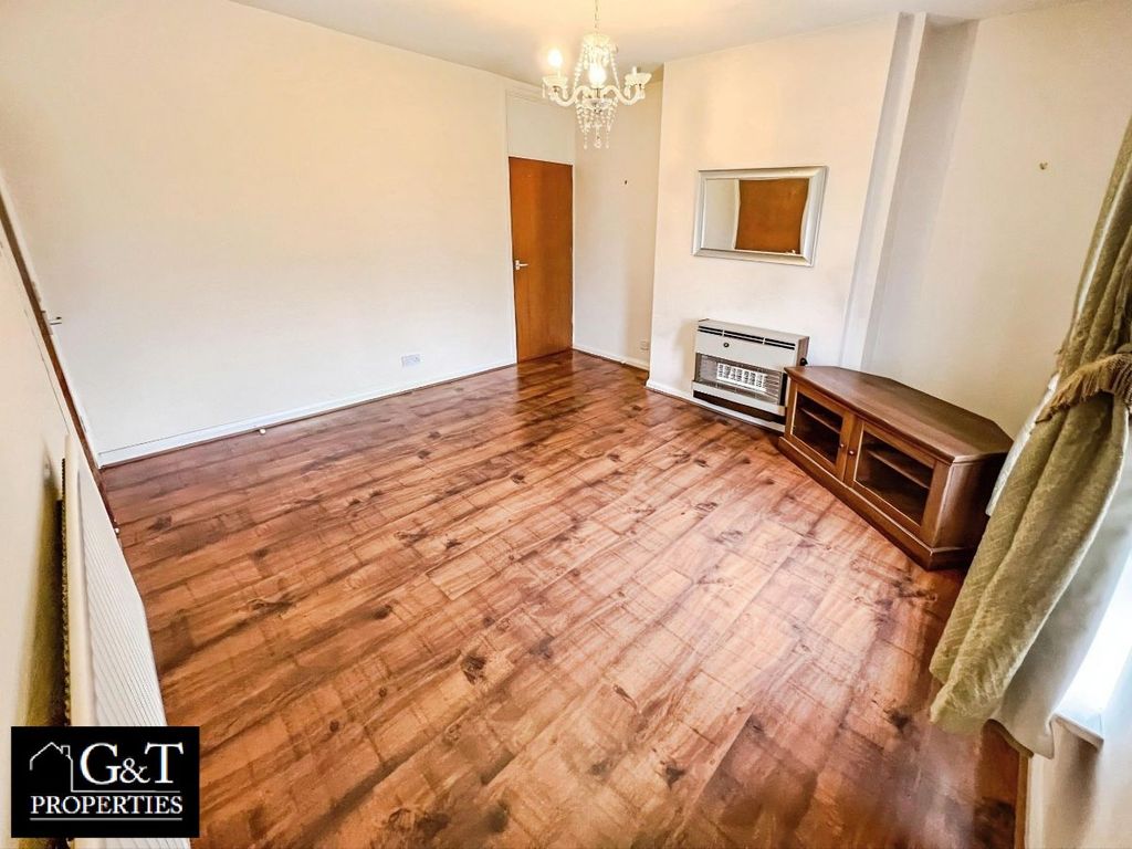 Property photo 3 of 6 Living Room