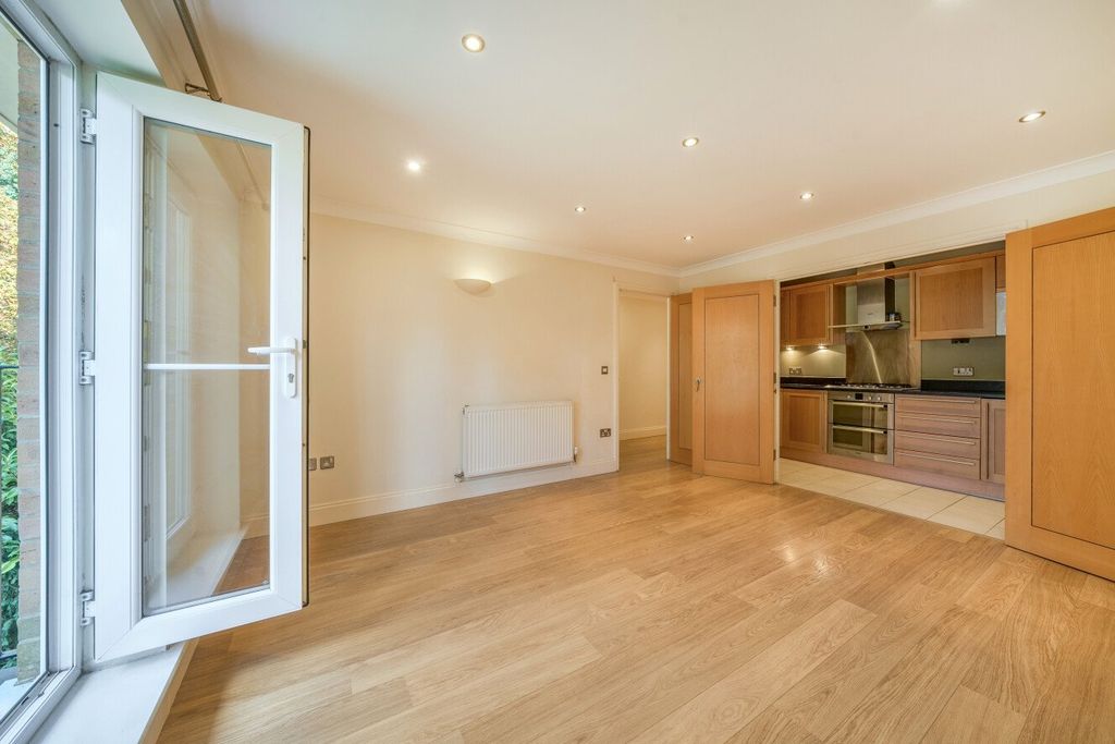 Property photo 2 of 13 Picture No. 12