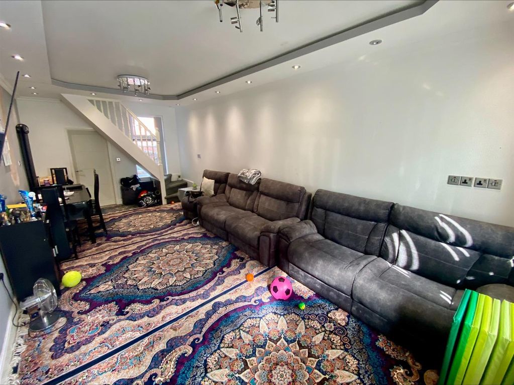 Property photo 2 of 4