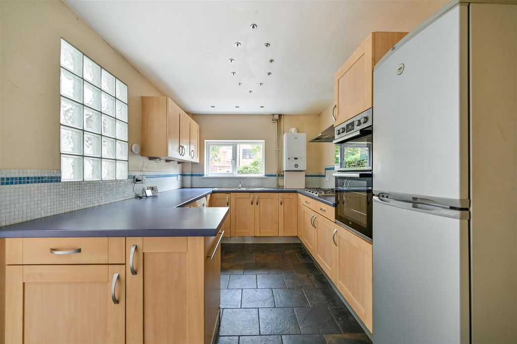 Property photo 3 of 15