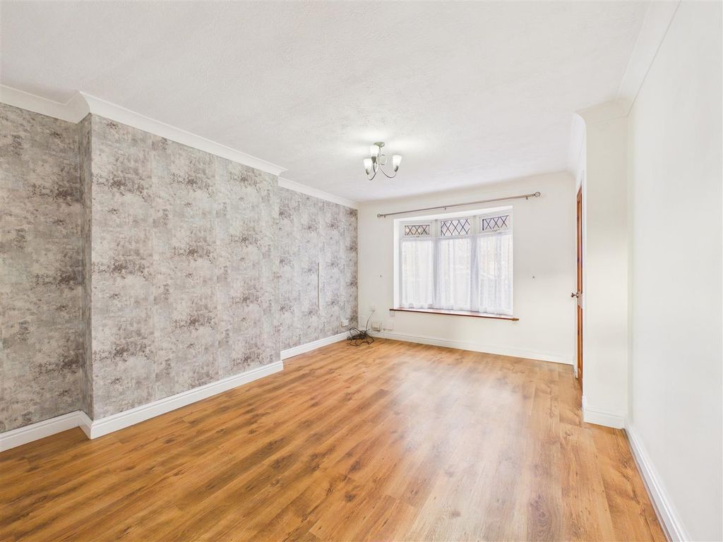 Property photo 2 of 12 Cam05193G0-Pr0106-Still008.Jpg