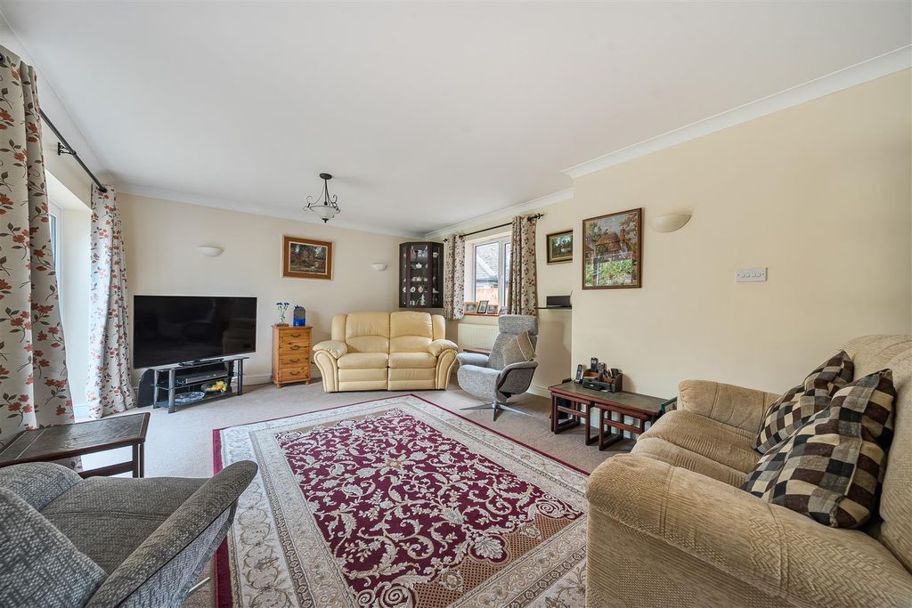 Property photo 3 of 28 1373559-6-690246c7d9666.Jpg