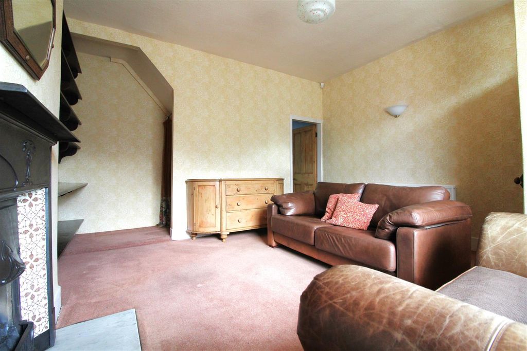 Property photo 3 of 14 Sitting Room