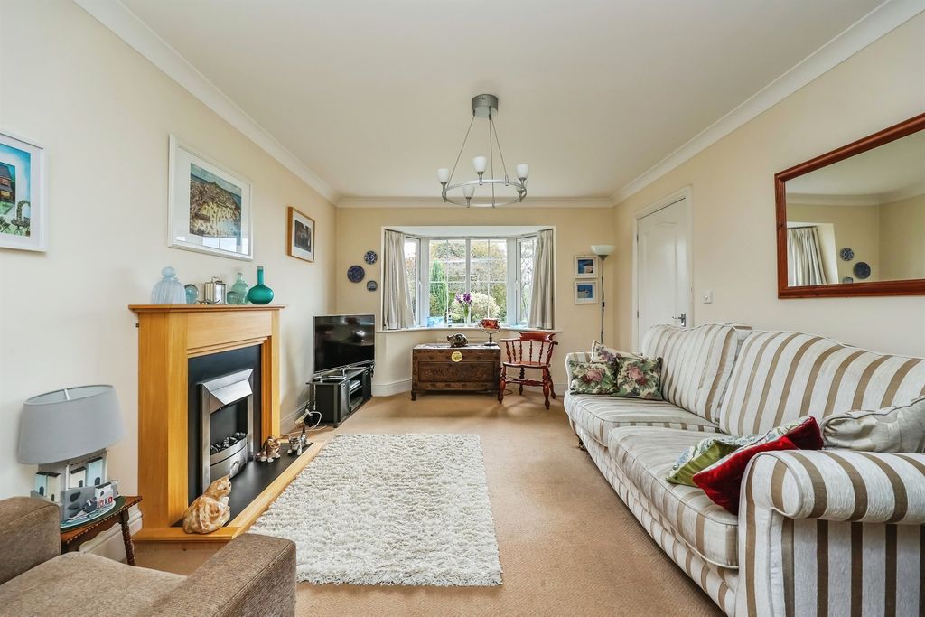 Property photo 2 of 18