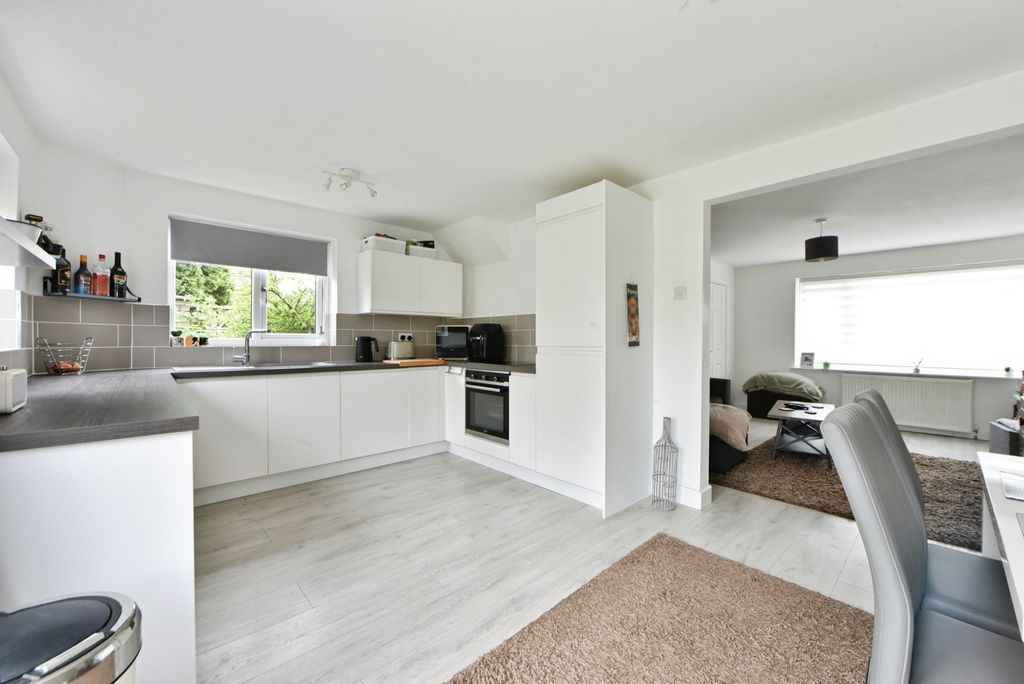 Property photo 3 of 20 Pbox-Img.Jpg