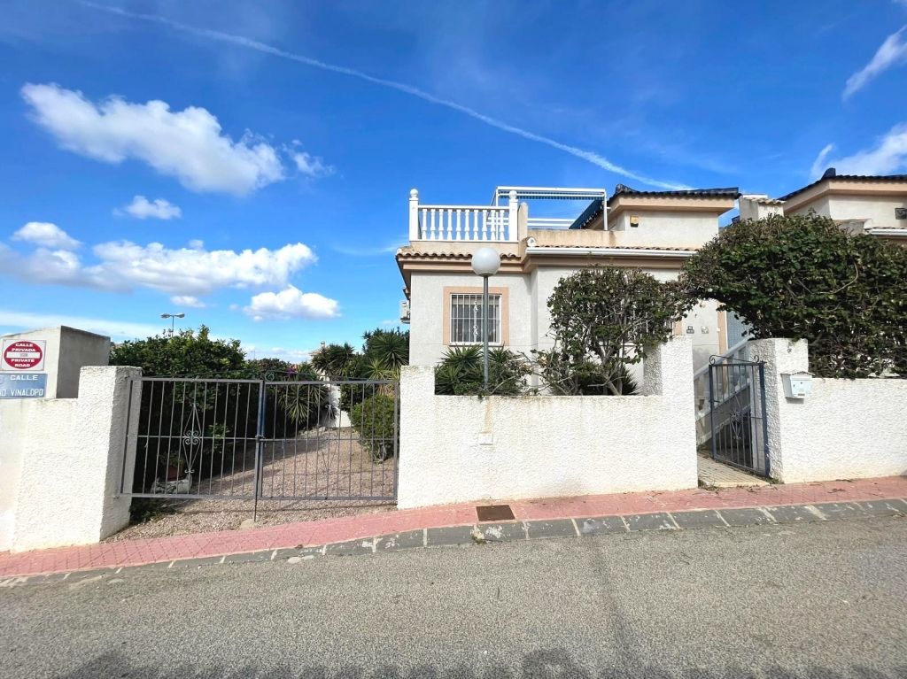 Property photo 1 of 20