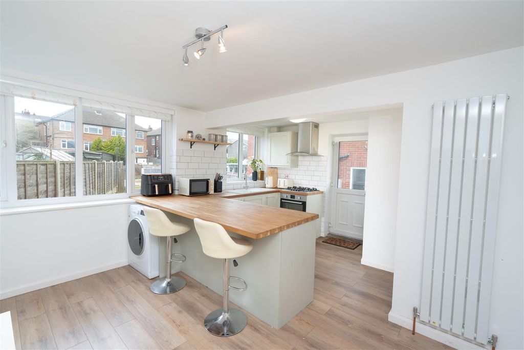 Property photo 3 of 13 Kitchen