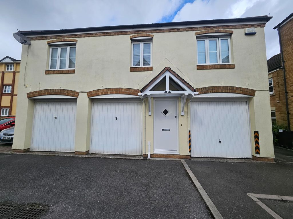 Property photo 1 of 7 Photo 7