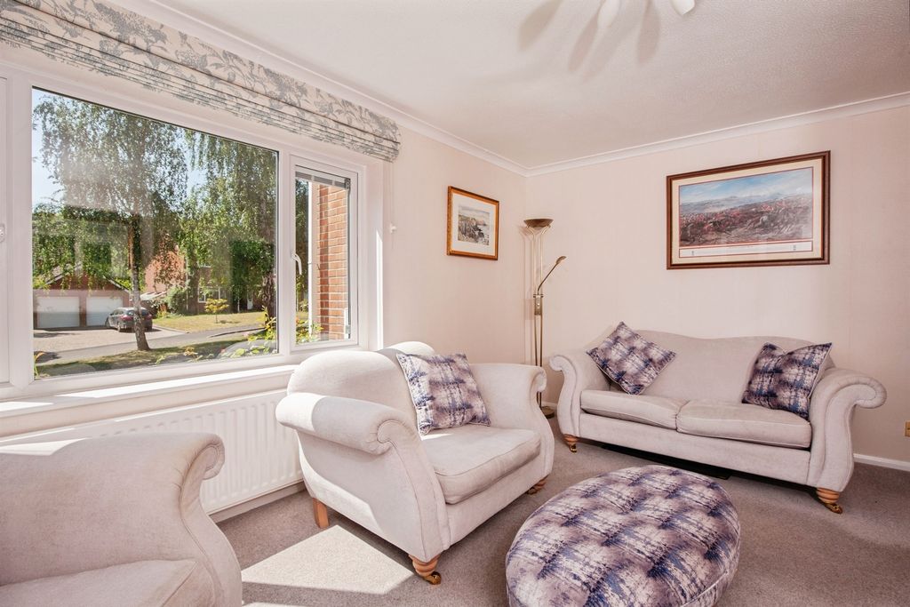 Property photo 2 of 34