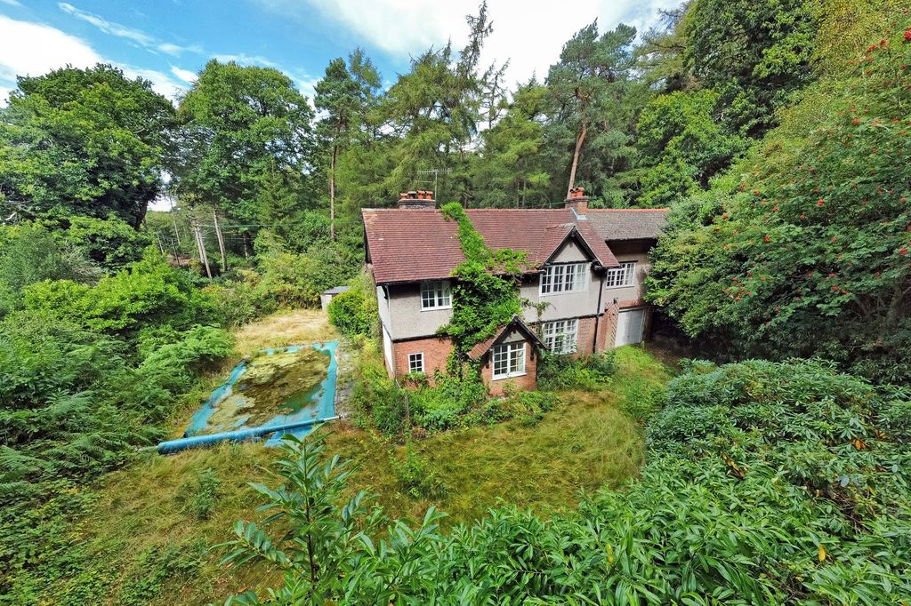 Property photo 2 of 31