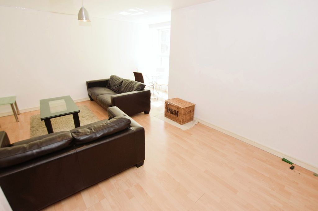 Property photo 3 of 21 Picture No. 10