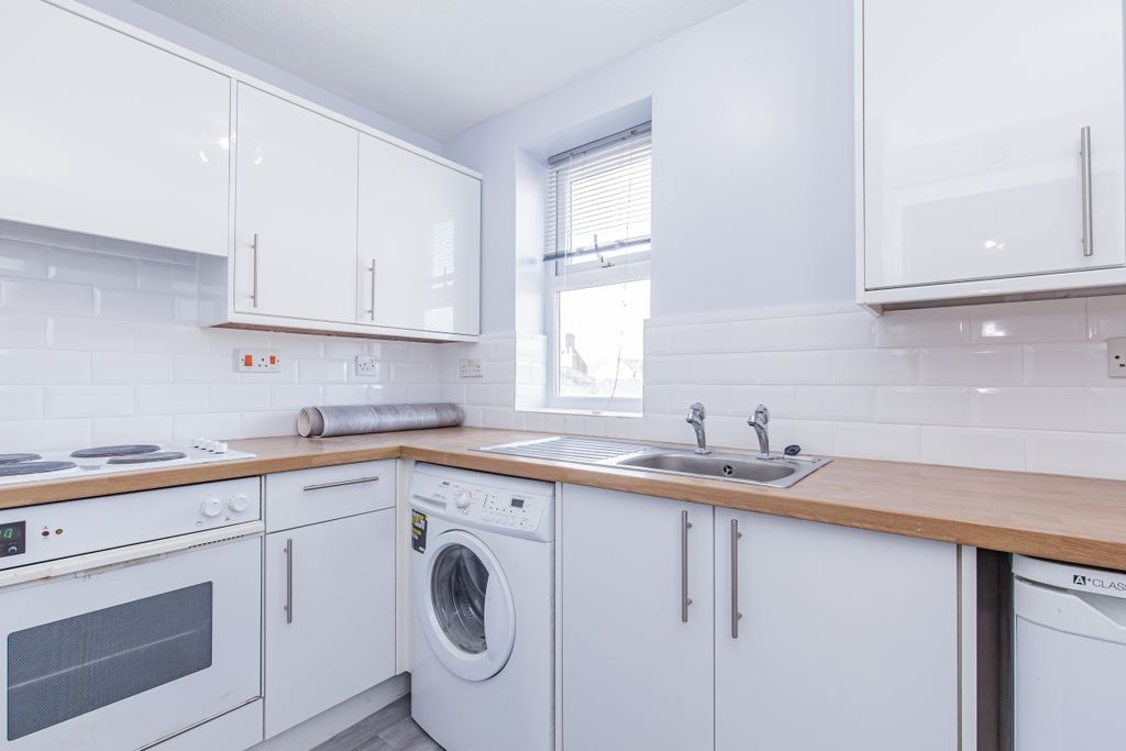 Property photo 3 of 8 155300