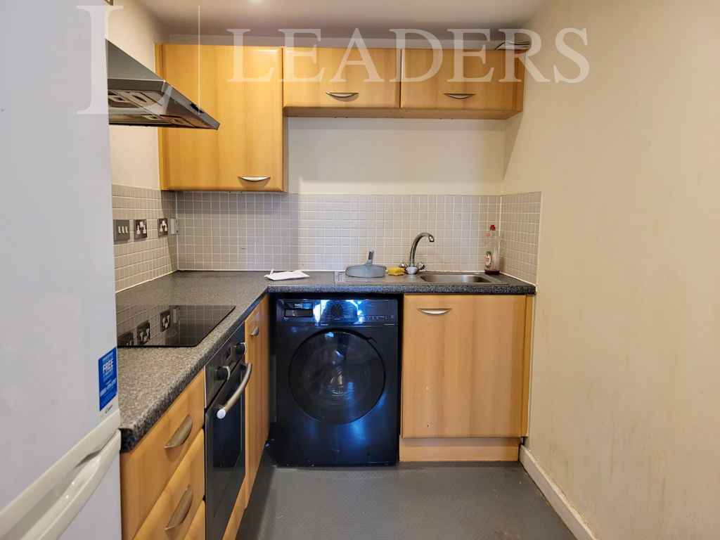 Property photo 2 of 10 Kitchen