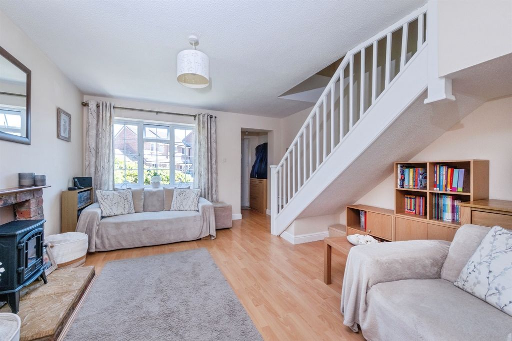 Property photo 2 of 17