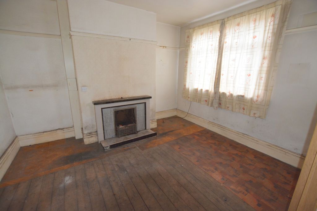 Property photo 2 of 9 Photo 11