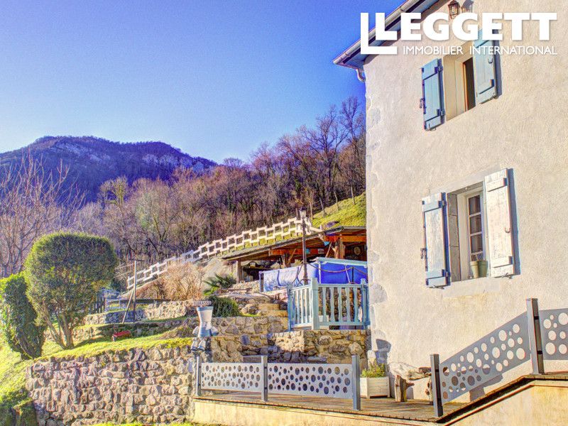 Property photo 2 of 10