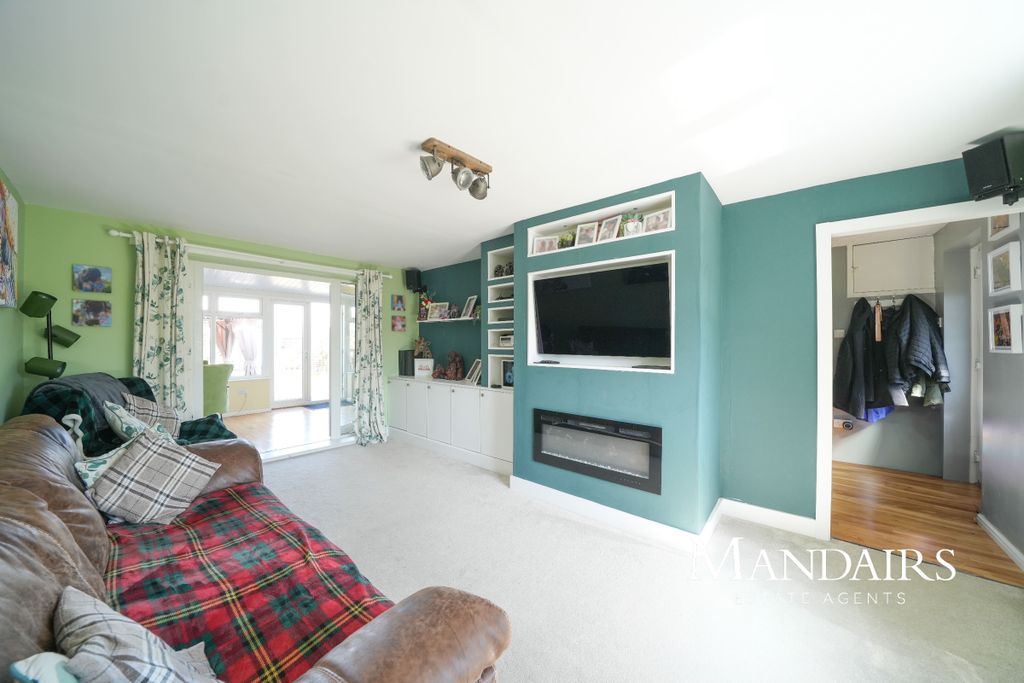 Property photo 3 of 35