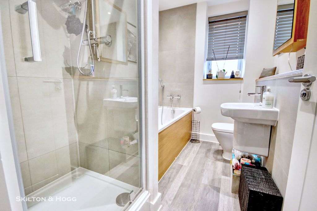 Additional image 13 of 4 bed semi-detached house for saleWren Way, Daventry NN11