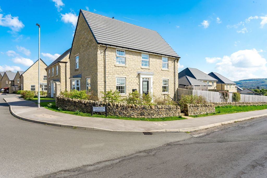 Property photo 1 of 50