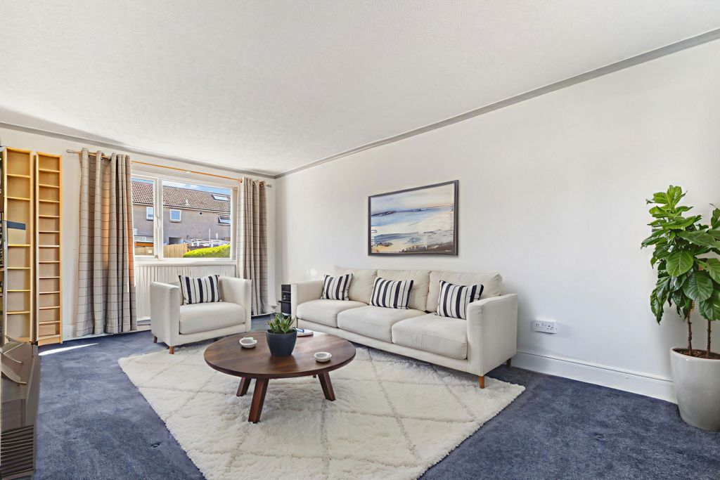 Property photo 2 of 28