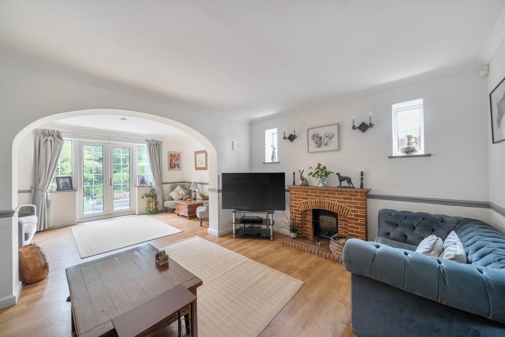 Property photo 3 of 19