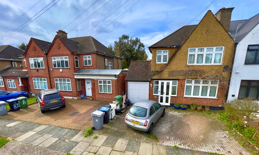 Property photo 3 of 33