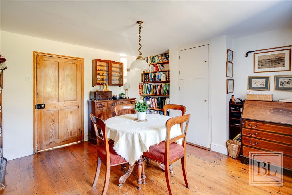 Property photo 3 of 33