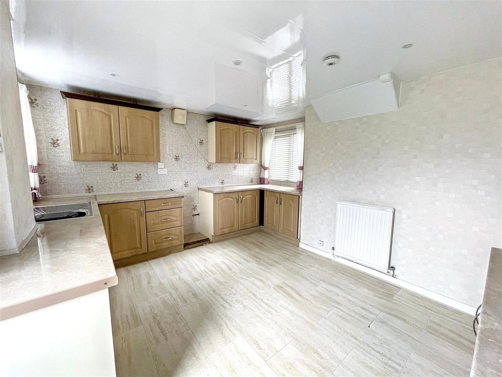 Property photo 3 of 15 20260827155503_20260827-Interior-12-7Jt4Qorvv4Zadf