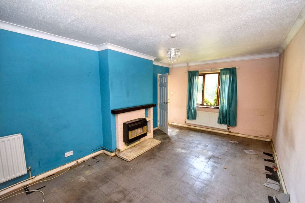 Property photo 2 of 17 72 Poplar Road, Loughborough, Leicestershire, Le11 2Jt