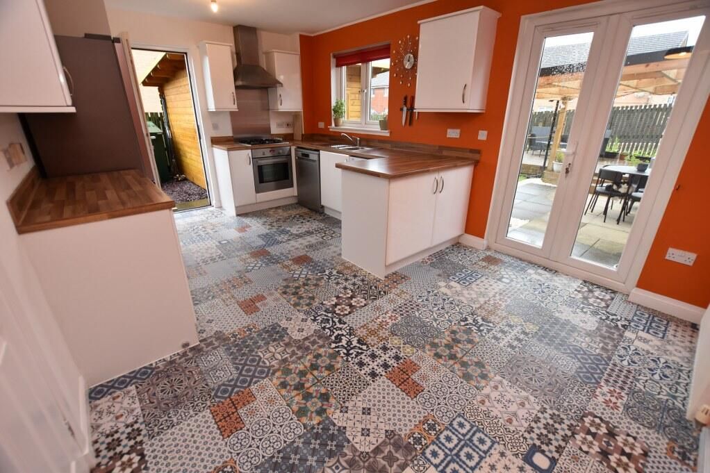 Property photo 2 of 23 Kitchen