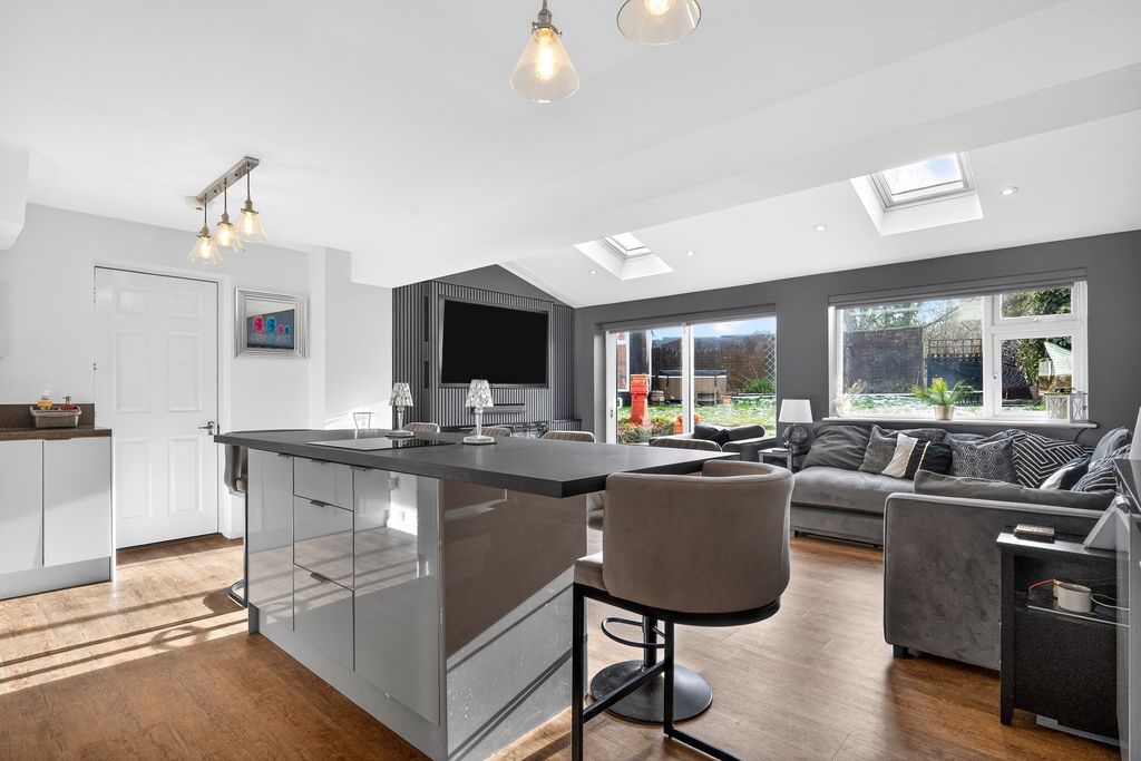 Property photo 3 of 22