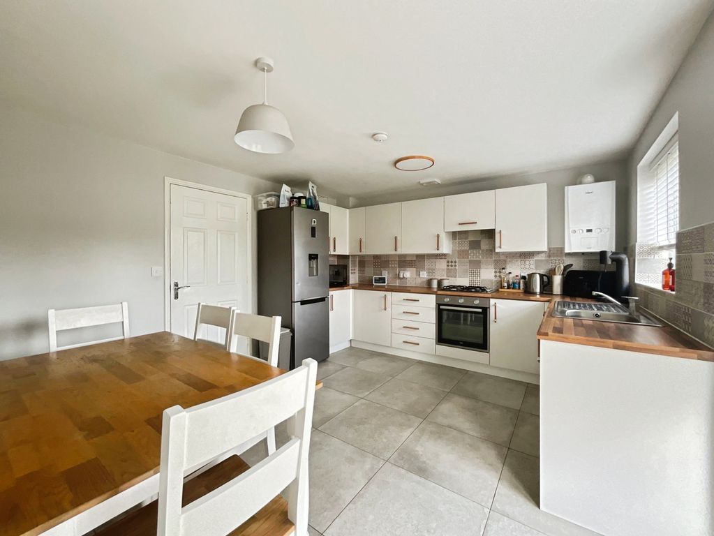 Property photo 2 of 20 3Ab3B5Ba-F0-4E65-A173-4C5E69371D6C-877-00000067C173A70A