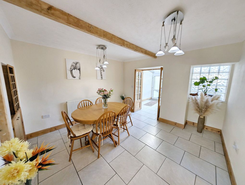 Property photo 3 of 44