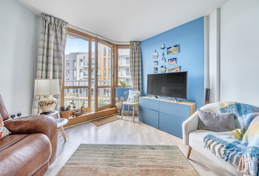 Property photo 3 of 13 1348378-16-68B981...