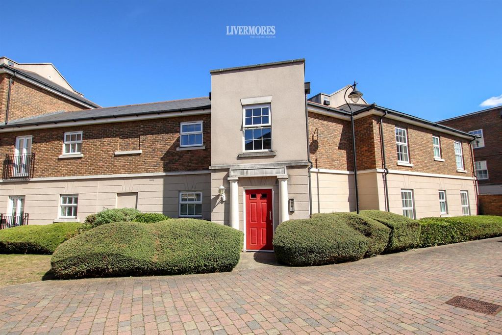 Property photo 1 of 6